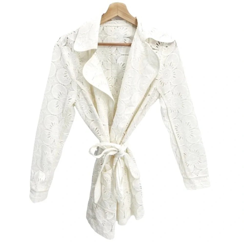 TRINA TURK Off White Lace Belted Wrap Jacket Size 6 - Picture 2 of 10